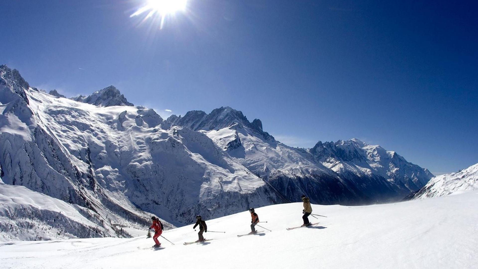 Appartamento Chamois Blanc Terrasse - A Chamonix Haven Near Aiguille Du Midi Esterno foto
