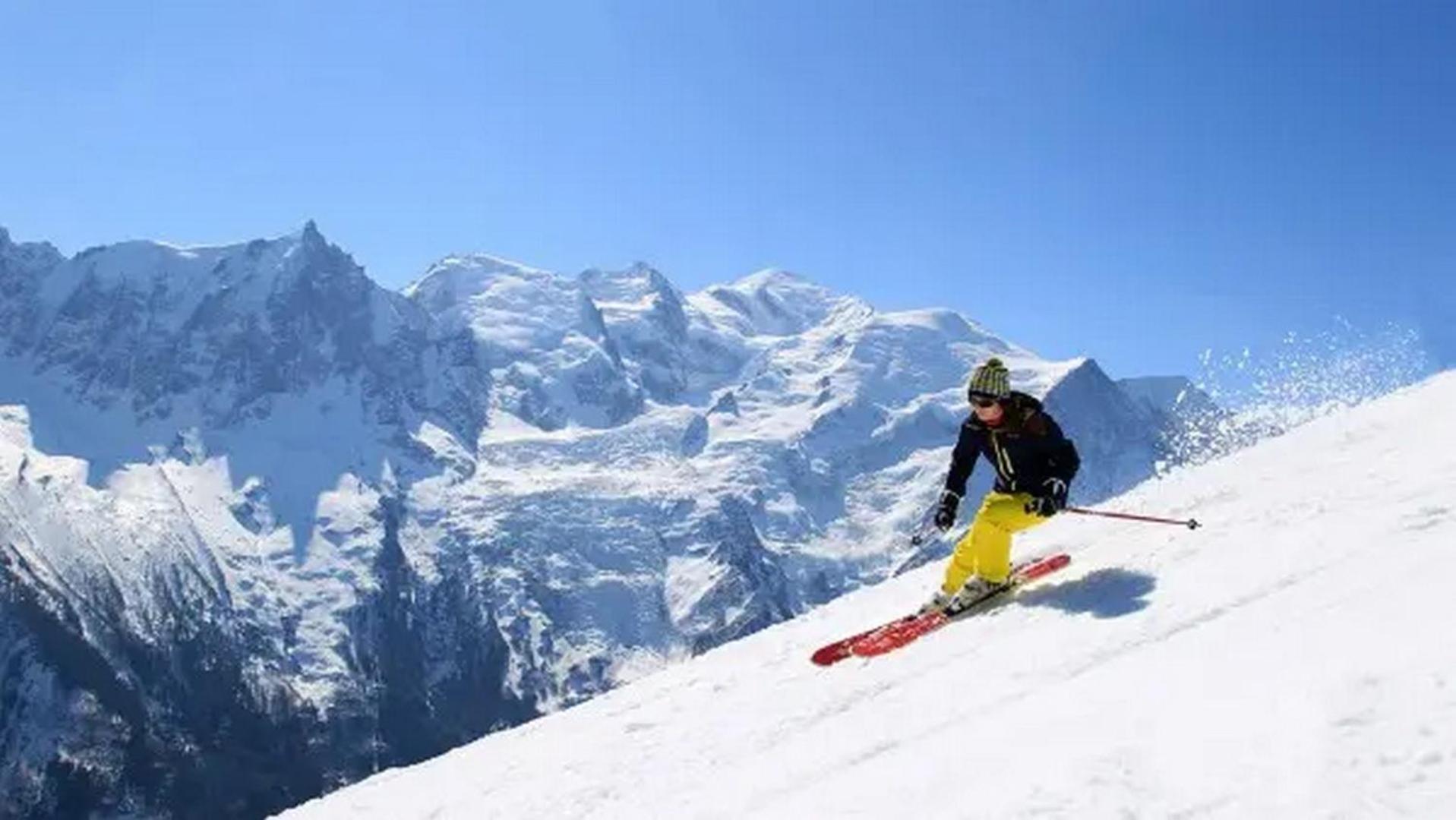 Appartamento Chamois Blanc Terrasse - A Chamonix Haven Near Aiguille Du Midi Esterno foto